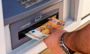 qué día pagan los bancos el IMV