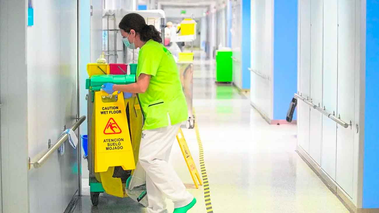 trabajar en la limpieza de hospitales