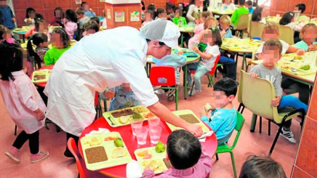 trabajar monitor de comedor escolar