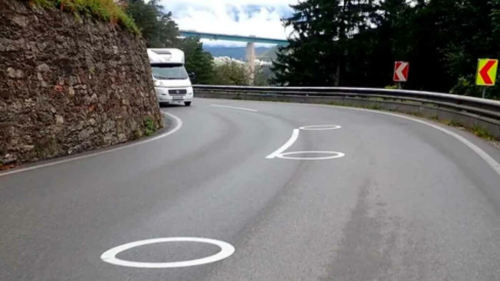 círculos en la carretera nueva señal de la DGT